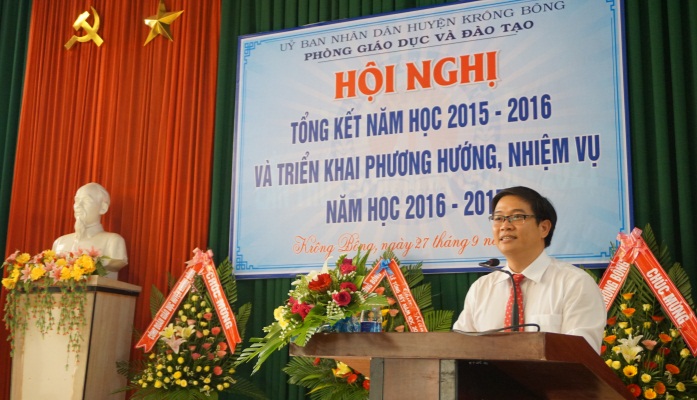 Ông Thái Văn Tài - Phó Giám đốc Sở Giáo dục và Đào tạo phát biểu tại Hội nghị tổng kết năm học Phòng GDĐT Krông Bông