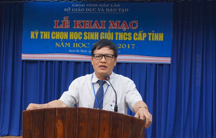 Ông Nguyễn Hoa Nam – Trưởng phòng Khảo thí và kiểm định chất lượng - CNTT Sở Giáo dục và Đào tạo phát biểu khai mạc Kỳ thi chọn học sinh giỏi tỉnh THCS năm học 2016-2017