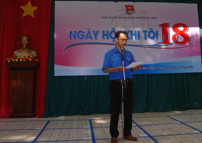 Đồng chí Phan Đức Lộc – Phó Bí thư trường trực Thành đoàn Buôn Ma Thuột phát biểu khai mạc