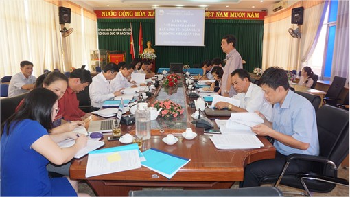 Đồng chí Nguyễn Ngọc Những - Trưởng ban Kinh tế - Ngân sách Hội đồng Nhân dân tỉnh phát biểu chỉ đạo