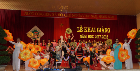 Văn nghệ chào mừng