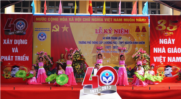 Văn nghệ chào mừng