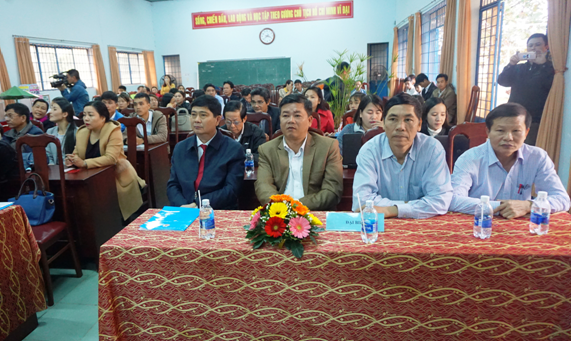 Các đại biểu tham dự buổi lễ